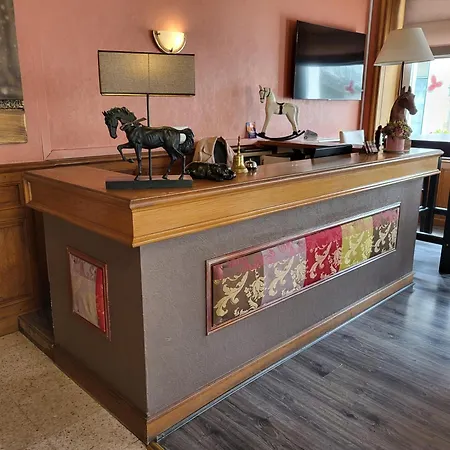 فندق Logis Restaurant De France 2*