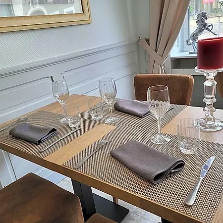 Logis Restaurant De France 酒店 滨海伊西尼